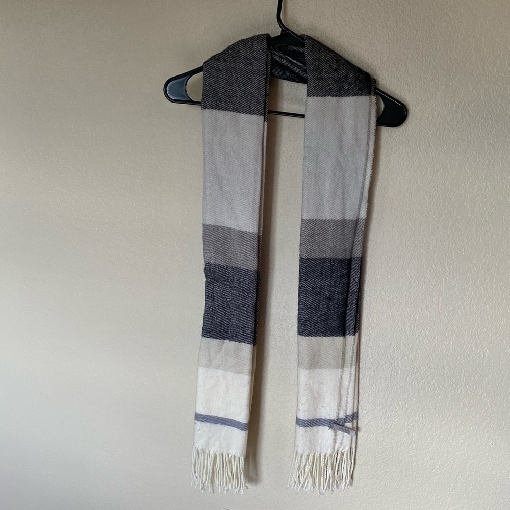 Grey plaid scarf